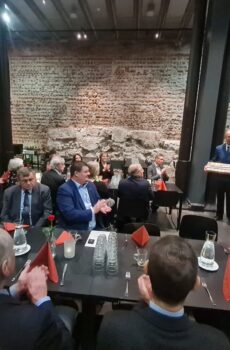 Seuralainen mukaan glögitilaisuuteen 20.11.2026